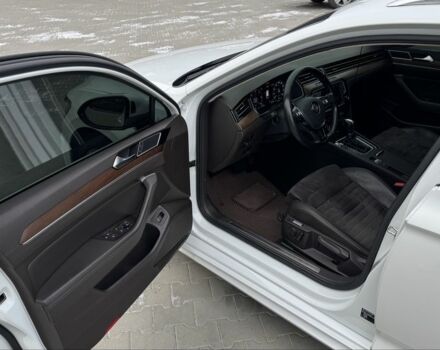 Белый Фольксваген Пассат Вариант, объемом двигателя 2 л и пробегом 263 тыс. км за 17800 $, фото 5 на Automoto.ua