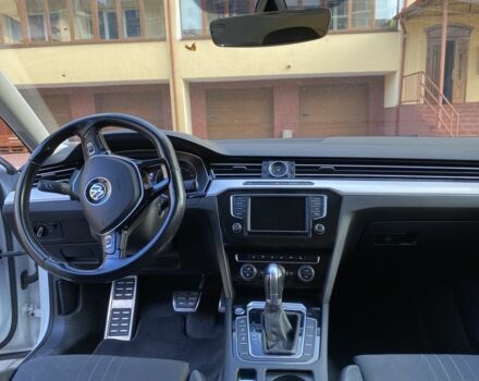 Білий Фольксваген Пассат Варіант, об'ємом двигуна 2 л та пробігом 250 тис. км за 16950 $, фото 4 на Automoto.ua