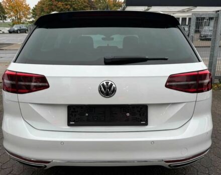 Белый Фольксваген Пассат Вариант, объемом двигателя 2 л и пробегом 79 тыс. км за 12000 $, фото 5 на Automoto.ua