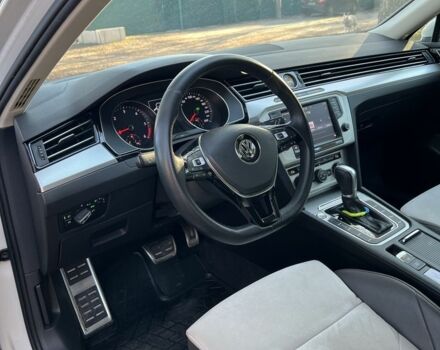 Белый Фольксваген Пассат Вариант, объемом двигателя 1.6 л и пробегом 235 тыс. км за 14999 $, фото 4 на Automoto.ua