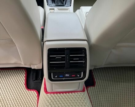 Белый Фольксваген Пассат Вариант, объемом двигателя 2 л и пробегом 254 тыс. км за 17600 $, фото 5 на Automoto.ua