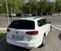 Білий Фольксваген Пассат Варіант, об'ємом двигуна 2 л та пробігом 325 тис. км за 12553 $, фото 6 на Automoto.ua