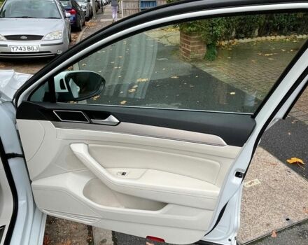 Белый Фольксваген Пассат Вариант, объемом двигателя 2 л и пробегом 254 тыс. км за 17600 $, фото 16 на Automoto.ua