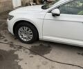 Білий Фольксваген Пассат Варіант, об'ємом двигуна 2 л та пробігом 325 тис. км за 12553 $, фото 4 на Automoto.ua