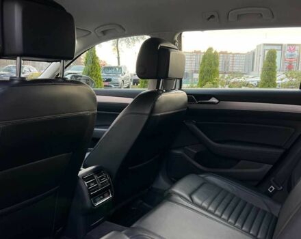 Білий Фольксваген Пассат Варіант, об'ємом двигуна 2 л та пробігом 205 тис. км за 17500 $, фото 20 на Automoto.ua