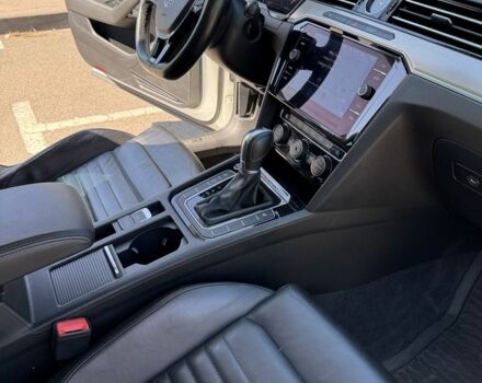 Білий Фольксваген Пассат Варіант, об'ємом двигуна 2 л та пробігом 197 тис. км за 20800 $, фото 5 на Automoto.ua