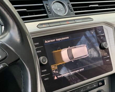 Білий Фольксваген Пассат Варіант, об'ємом двигуна 2 л та пробігом 229 тис. км за 12700 $, фото 15 на Automoto.ua