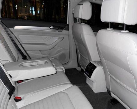 Фольксваген Пассат Вариант 2020 в Киеве на Automoto.ua Белый Фольксваген Пассат Вариант, объемом двигателя 2 л и пробегом 199 тыс. км за 25999 $, фото 22 на Automoto.ua