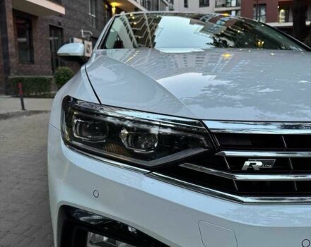 Фольксваген Пассат Вариант 2020 в Киеве на Automoto.ua Белый Фольксваген Пассат Вариант, объемом двигателя 2 л и пробегом 199 тыс. км за 25999 $, фото 7 на Automoto.ua