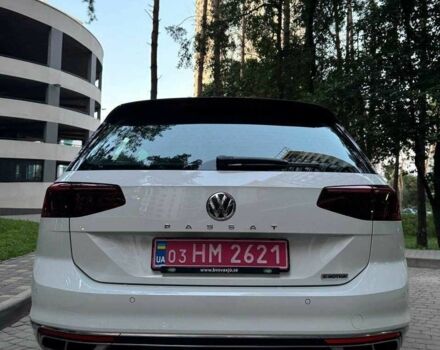 Фольксваген Пассат Вариант 2020 в Киеве на Automoto.ua Белый Фольксваген Пассат Вариант, объемом двигателя 2 л и пробегом 199 тыс. км за 25999 $, фото 1 на Automoto.ua