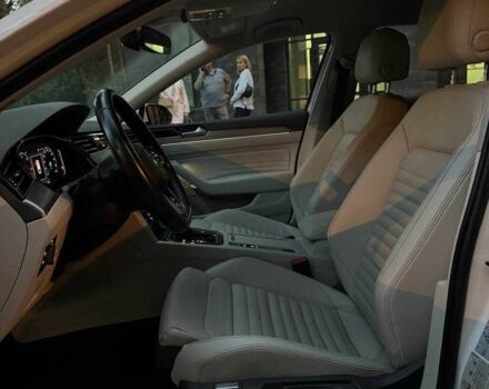 Фольксваген Пассат Вариант 2020 в Киеве на Automoto.ua Белый Фольксваген Пассат Вариант, объемом двигателя 2 л и пробегом 199 тыс. км за 25999 $, фото 12 на Automoto.ua