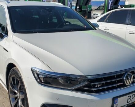 Белый Фольксваген Пассат Вариант, объемом двигателя 2 л и пробегом 210 тыс. км за 25000 $, фото 1 на Automoto.ua