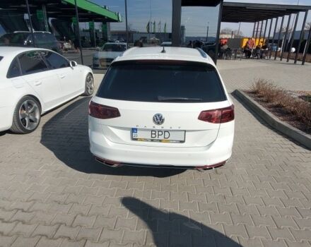 Белый Фольксваген Пассат Вариант, объемом двигателя 2 л и пробегом 210 тыс. км за 25000 $, фото 3 на Automoto.ua