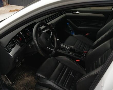 Белый Фольксваген Пассат Вариант, объемом двигателя 2 л и пробегом 210 тыс. км за 25000 $, фото 17 на Automoto.ua