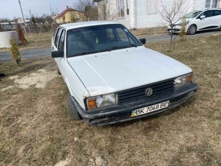 Фольксваген Пассат Вариант 1985 в Сарнах на Automoto.ua Белый Фольксваген Пассат Вариант, объемом двигателя 1.6 л и пробегом 340 тыс. км за 900 $, фото 1 на Automoto.ua