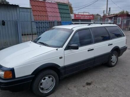 Белый Фольксваген Пассат Вариант, объемом двигателя 2 л и пробегом 400 тыс. км за 1537 $, фото 1 на Automoto.ua