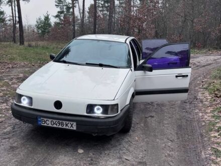 Білий Фольксваген Пассат Варіант, об'ємом двигуна 1.8 л та пробігом 20 тис. км за 1600 $, фото 1 на Automoto.ua