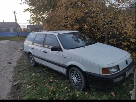 Фольксваген Пассат Вариант 1990 в Дубно на Automoto.ua Белый Фольксваген Пассат Вариант, объемом двигателя 1.8 л и пробегом 250 тыс. км за 1250 $, фото 1 на Automoto.ua