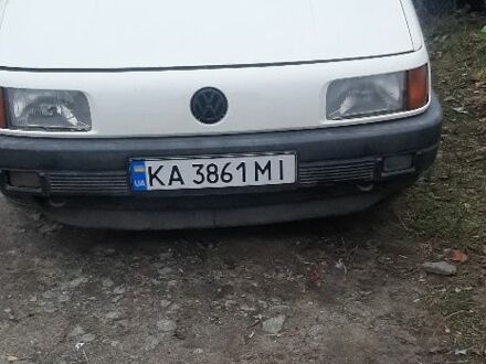 Белый Фольксваген Пассат Вариант, объемом двигателя 2 л и пробегом 220 тыс. км за 1067 $, фото 1 на Automoto.ua