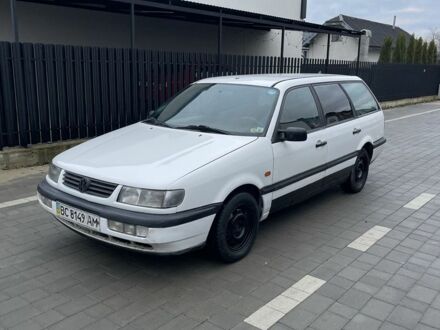 Білий Фольксваген Пассат Варіант, об'ємом двигуна 1.8 л та пробігом 354 тис. км за 1499 $, фото 1 на Automoto.ua