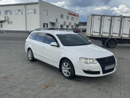 Белый Фольксваген Пассат Вариант, объемом двигателя 2 л и пробегом 380 тыс. км за 6200 $, фото 1 на Automoto.ua