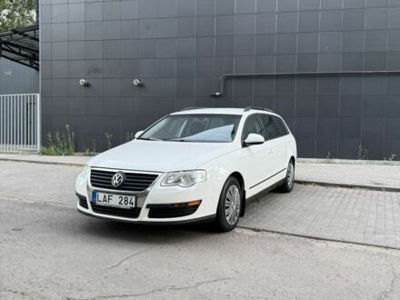 Фольксваген Пассат Вариант 2009 в Славянске на Automoto.ua Белый Фольксваген Пассат Вариант, объемом двигателя 2 л и пробегом 250 тыс. км за 3550 $, фото 1 на Automoto.ua