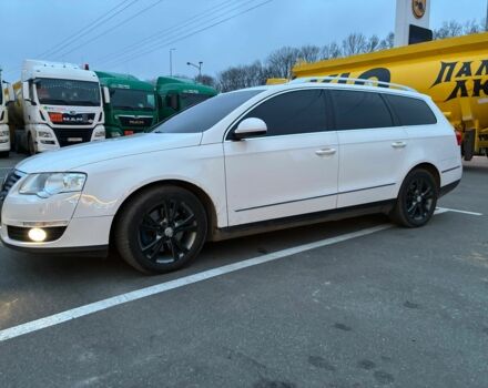 Білий Фольксваген Пассат Варіант, об'ємом двигуна 2 л та пробігом 360 тис. км за 8600 $, фото 1 на Automoto.ua