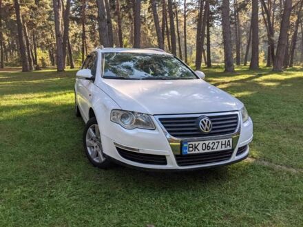 Фольксваген Пассат Вариант 2010 в Ровно на Automoto.ua Белый Фольксваген Пассат Вариант, объемом двигателя 0 л и пробегом 265 тыс. км за 5666 $, фото 1 на Automoto.ua