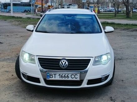 Білий Фольксваген Пассат Варіант, об'ємом двигуна 2 л та пробігом 460 тис. км за 5600 $, фото 1 на Automoto.ua