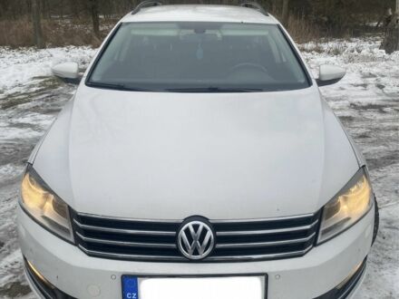 Белый Фольксваген Пассат Вариант, объемом двигателя 1.6 л и пробегом 256 тыс. км за 7117 $, фото 1 на Automoto.ua