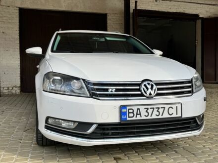 Фольксваген Пассат Варіант 2011 у Кропивницькому (Кіровограді) на Automoto.ua Білий Фольксваген Пассат Варіант, об'ємом двигуна 2 л та пробігом 179 тис. км за 10999 $, фото 1 на Automoto.ua