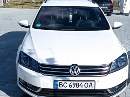 Белый Фольксваген Пассат Вариант, объемом двигателя 2 л и пробегом 330 тыс. км за 10499 $, фото 1 на Automoto.ua