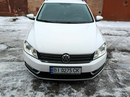 Белый Фольксваген Пассат Вариант, объемом двигателя 1 л и пробегом 300 тыс. км за 10000 $, фото 1 на Automoto.ua