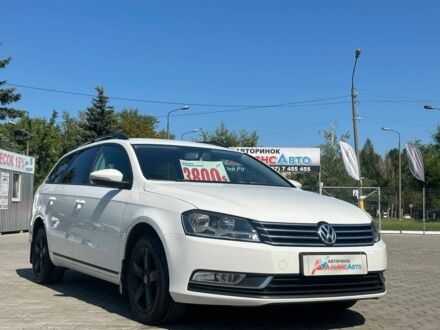 Белый Фольксваген Пассат Вариант, объемом двигателя 2 л и пробегом 180 тыс. км за 11567 $, фото 1 на Automoto.ua