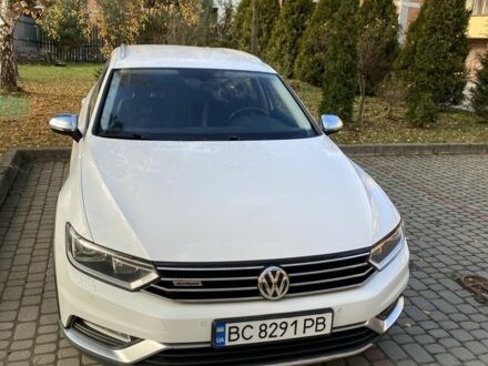 Белый Фольксваген Пассат Вариант, объемом двигателя 2 л и пробегом 250 тыс. км за 16950 $, фото 1 на Automoto.ua