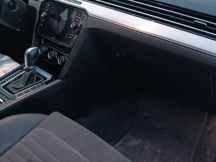 Белый Фольксваген Пассат Вариант, объемом двигателя 2 л и пробегом 195 тыс. км за 18200 $, фото 1 на Automoto.ua