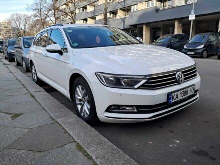 Фольксваген Пассат Вариант 2017 в Киеве на Automoto.ua Белый Фольксваген Пассат Вариант, объемом двигателя 1.6 л и пробегом 237 тыс. км за 14800 $, фото 1 на Automoto.ua