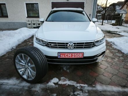 Білий Фольксваген Пассат Варіант, об'ємом двигуна 2 л та пробігом 275 тис. км за 17990 $, фото 1 на Automoto.ua