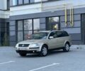 Бежевый Фольксваген Пассат Вариант, объемом двигателя 2.5 л и пробегом 400 тыс. км за 3500 $, фото 1 на Automoto.ua