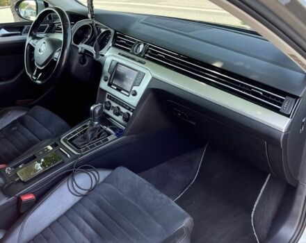 Бежевый Фольксваген Пассат Вариант, объемом двигателя 2 л и пробегом 255 тыс. км за 15119 $, фото 10 на Automoto.ua