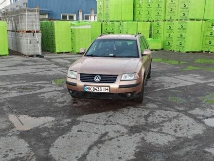 Бежевый Фольксваген Пассат Вариант, объемом двигателя 1.9 л и пробегом 495 тыс. км за 4000 $, фото 1 на Automoto.ua