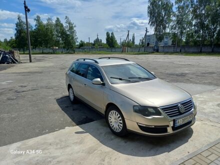 Фольксваген Пассат Вариант 2006 в Малине на Automoto.ua Бежевый Фольксваген Пассат Вариант, объемом двигателя 2 л и пробегом 320 тыс. км за 4800 $, фото 1 на Automoto.ua