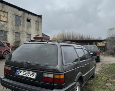 Черный Фольксваген Пассат Вариант, объемом двигателя 1.8 л и пробегом 300 тыс. км за 1500 $, фото 2 на Automoto.ua