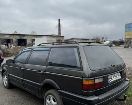 Черный Фольксваген Пассат Вариант, объемом двигателя 1.8 л и пробегом 300 тыс. км за 1500 $, фото 3 на Automoto.ua