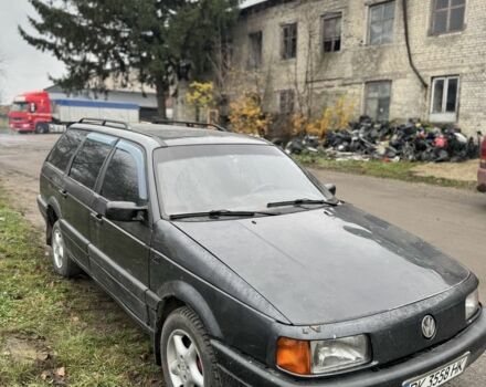 Черный Фольксваген Пассат Вариант, объемом двигателя 1.8 л и пробегом 300 тыс. км за 1500 $, фото 1 на Automoto.ua