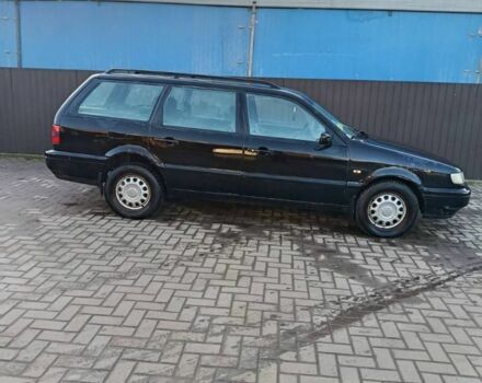 Черный Фольксваген Пассат Вариант, объемом двигателя 1.6 л и пробегом 1000 тыс. км за 1800 $, фото 2 на Automoto.ua