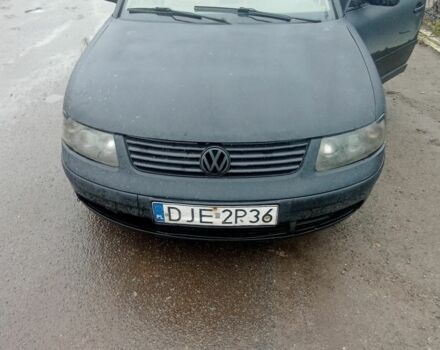 Черный Фольксваген Пассат Вариант, объемом двигателя 1.8 л и пробегом 300 тыс. км за 1200 $, фото 4 на Automoto.ua