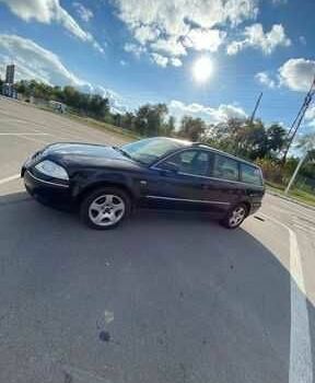 Черный Фольксваген Пассат Вариант, объемом двигателя 1.6 л и пробегом 293 тыс. км за 4100 $, фото 1 на Automoto.ua