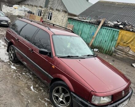 Черный Фольксваген Пассат Вариант, объемом двигателя 1.6 л и пробегом 300 тыс. км за 1800 $, фото 1 на Automoto.ua