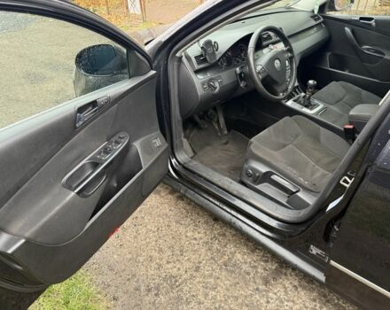 Фольксваген Пассат Варіант 2005 у Луцьку на Automoto.ua Чорний Фольксваген Пассат Варіант, об'ємом двигуна 2 л та пробігом 350 тис. км за 2350 $, фото 5 на Automoto.ua